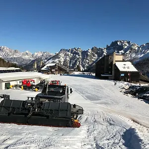 https://piccolo-nido-falcade.hotelinveneto.com